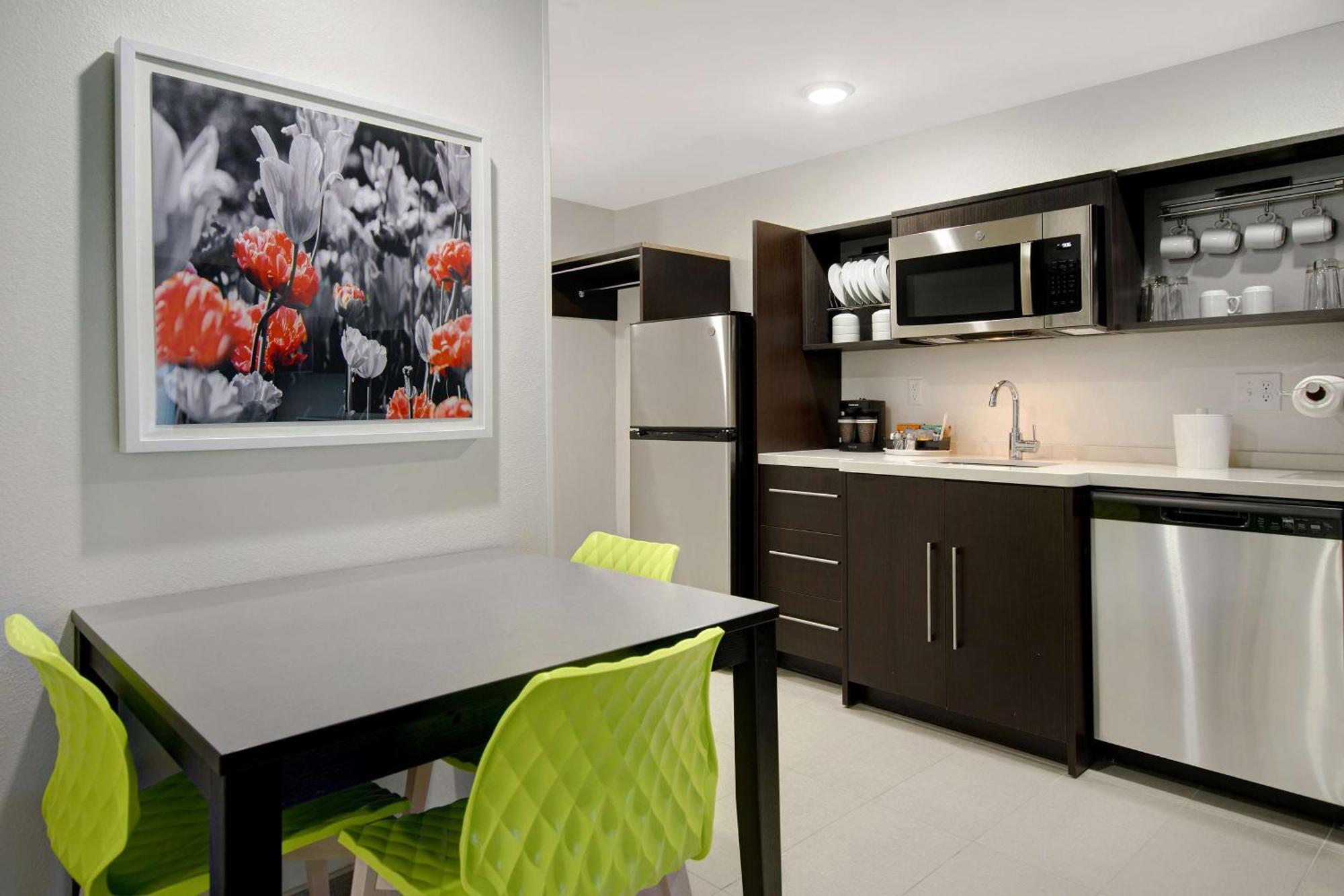 Home2 Suites By Hilton Grand Rapids Airport Kentwood Extérieur photo